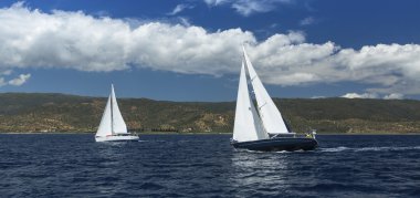 Rüzgar dalgaları aracılığıyla yelken