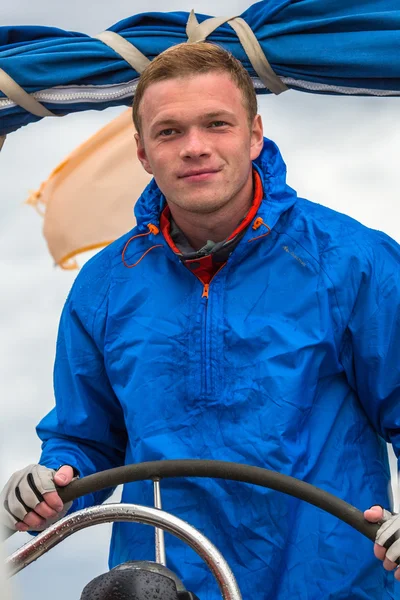 Zeiler deelnemen aan zeilregatta — Stockfoto