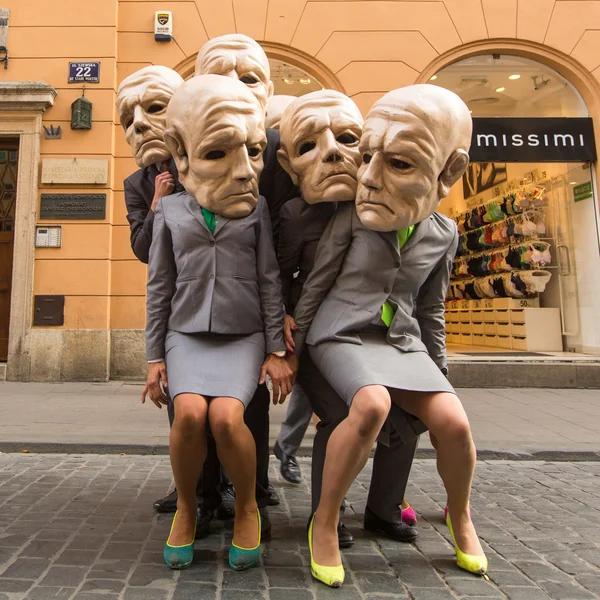 Teilnehmer am internationalen Straßentheaterfestival — Stockfoto