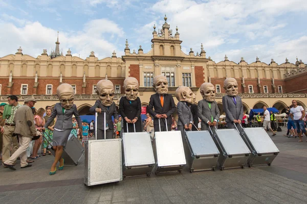 Uczestnicy międzynarodowego festiwalu teatrów Street — Zdjęcie stockowe