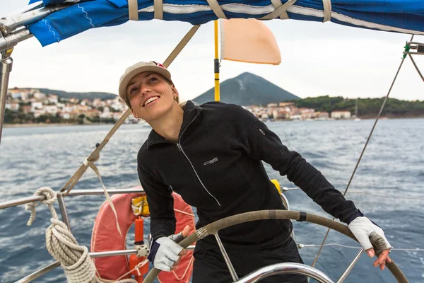 Segler nehmen an Segelregatta teil — Stockfoto