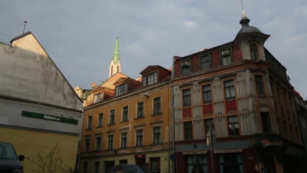 Straßen in der mittelalterlichen Stadt der alten Riga — Stockvideo