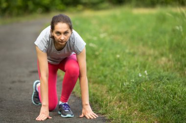 Kız atlet yarış öncesi