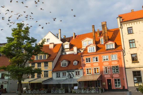 Streets in the medieval town of old Riga. — Stock Photo, Image