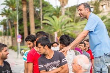 Kimliği belirsiz mülteciler, göçmenler Suriye'den