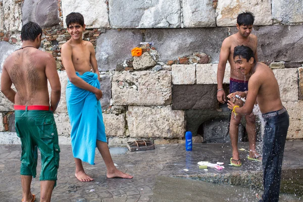 Unidentified war refugees wash up — Stock Photo, Image