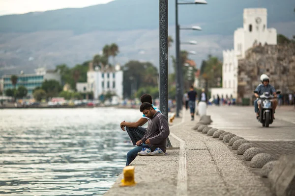Refugiados não identificados em Kos, Grecia — Fotografia de Stock
