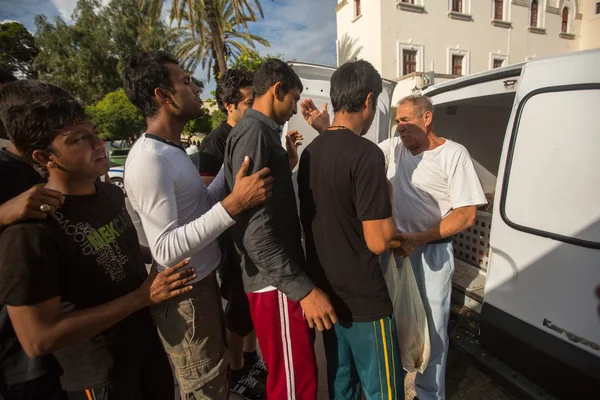 Refugiados no identificados en Kos, Grecia — Foto de Stock