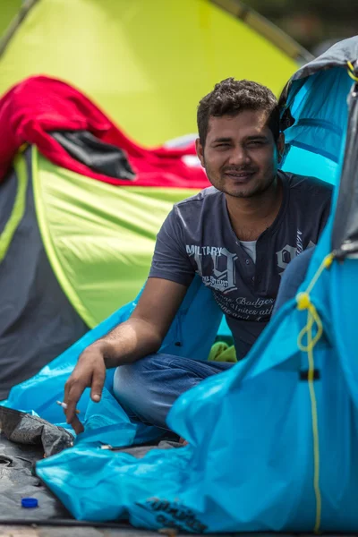 War Refugee in tent — Stock fotografie