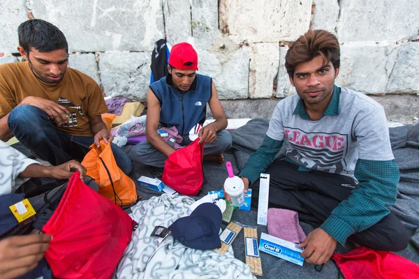 Unidentified refugees in Kos,Greece — 图库照片