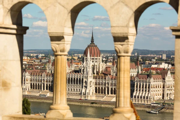 Vista do edifício húngaro do Parlamento — Fotografia de Stock