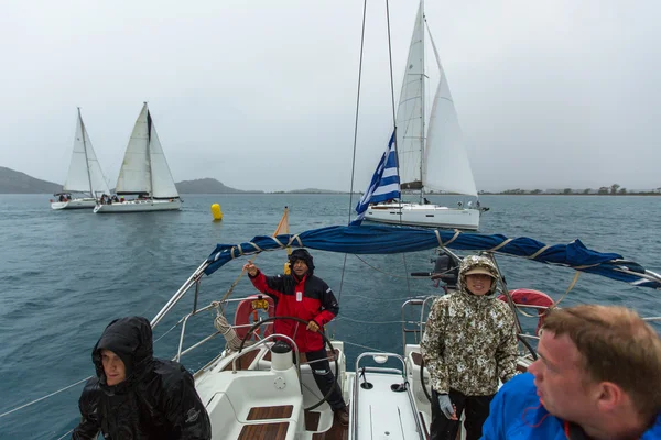 Les marins participent à la régate de voile — Photo