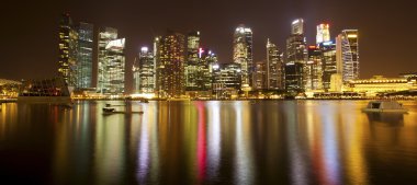 Gökdelenler Marina Bay Singapur.
