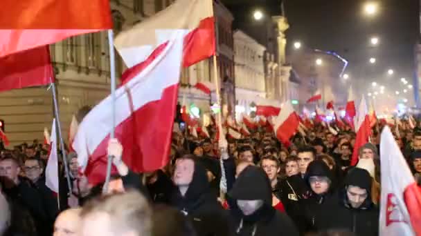 I nazionalisti protestano nel centro di Cracovia . — Video Stock