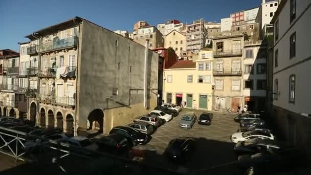 Heritage tram tourist line on the shores of the Douro in Porto, Portugal — Stock Video