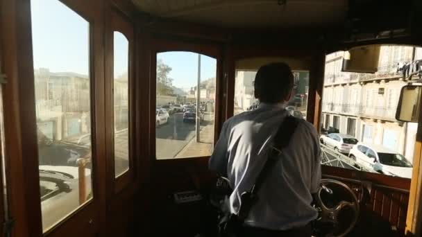 V tramvaji na dědictví turistické trasy na březích Douro — Stock video