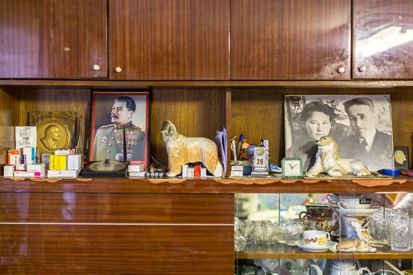 Portret van Stalin - interieur van huis — Stockfoto