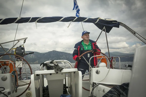 Sailor participates in sailing regatta — Stock Photo, Image