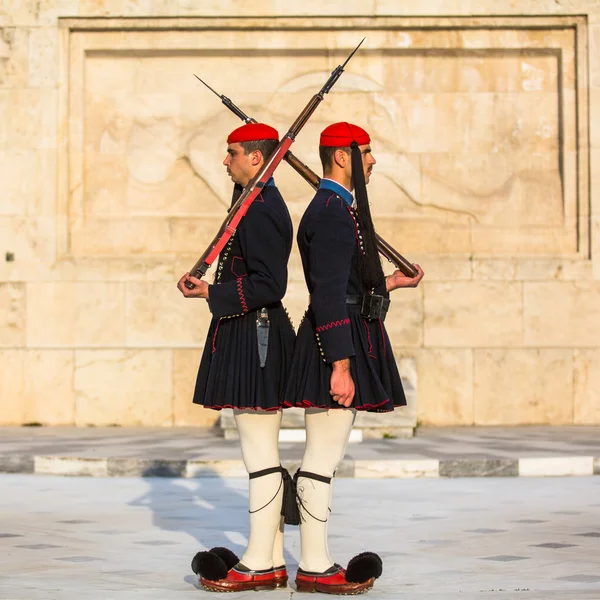 Evzone a guardia della Tomba del Milite Ignoto — Foto Stock