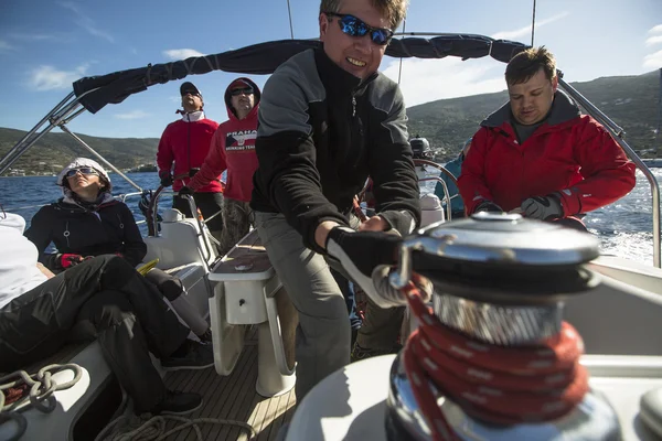 Les marins participent à la régate de voile — Photo