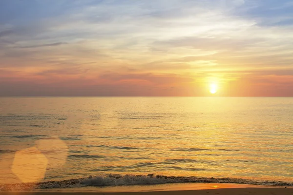 Increíble puesta de sol en el mar — Foto de Stock