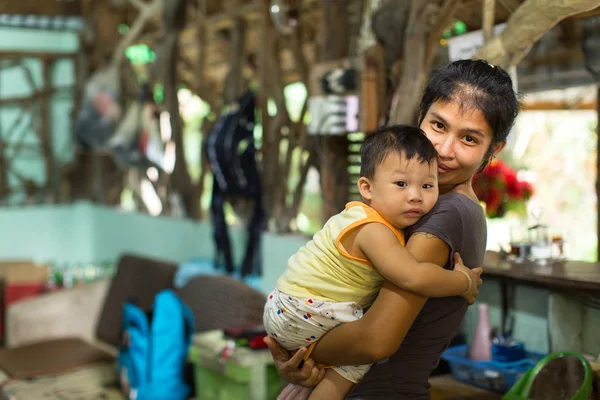 Unidentified locals of Ko Chang island — Stok fotoğraf