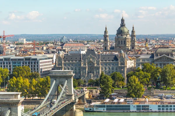 Budínské straně historického centra Budapešti. — Stock fotografie