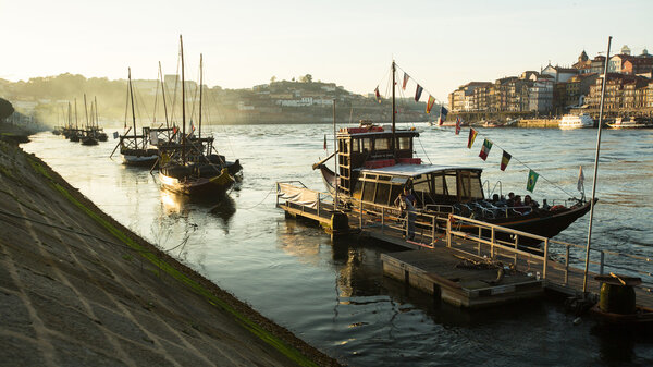 Ribeira, традиционные лодки на реке Дору
