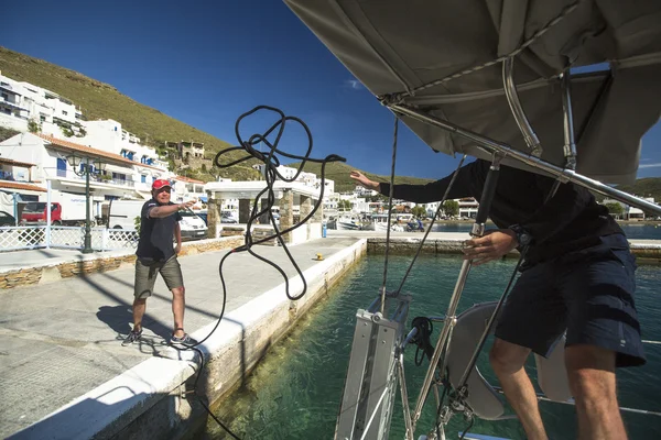 Námořníci se účastní plachtění regata — Stock fotografie