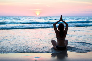 Deniz kız meditasyon