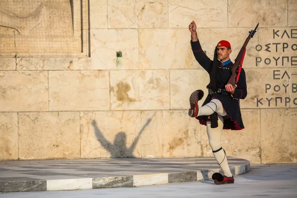 Evzone a guardia della Tomba del Milite Ignoto — Foto Stock