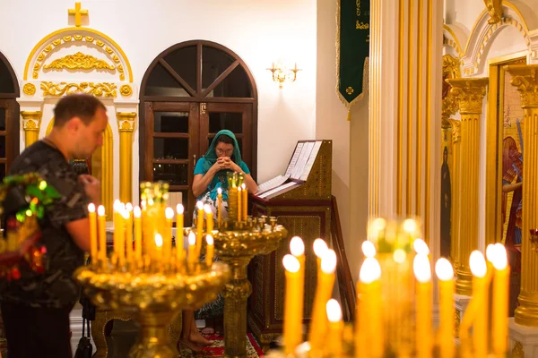 Orthodoxe kerst service en de nachtwake op Koh Chang eiland, Thailand — Stockfoto