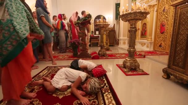 Noel hizmet ve bayram Mesih İsa'nın Doğuşu (Rus Ortodoks Kilisesi üzerinde vigil) — Stok video