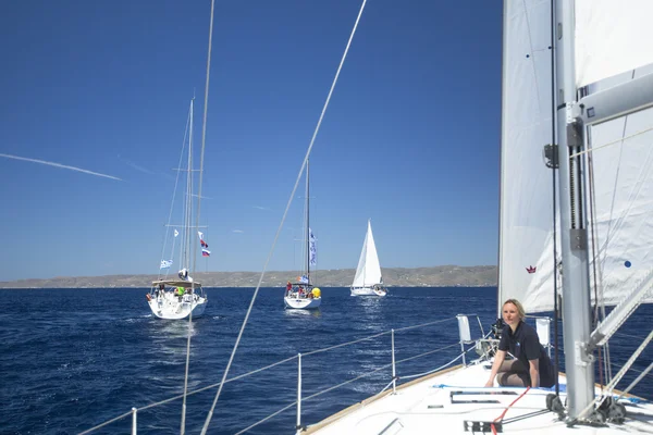 Veleiros participam na regata de vela — Fotografia de Stock