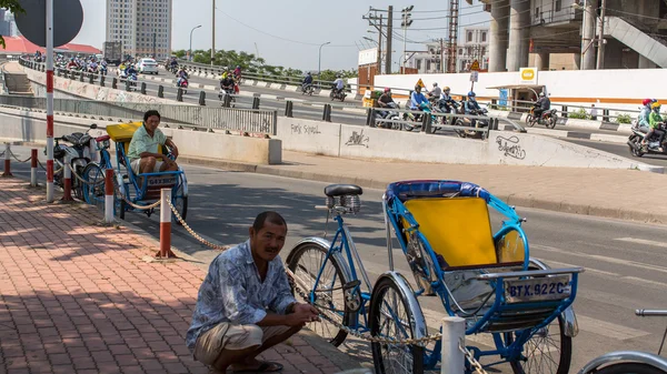 Lokal rickshaws waiting of cliens — Stock fotografie