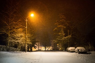 Rus şehirde kış gecesi
