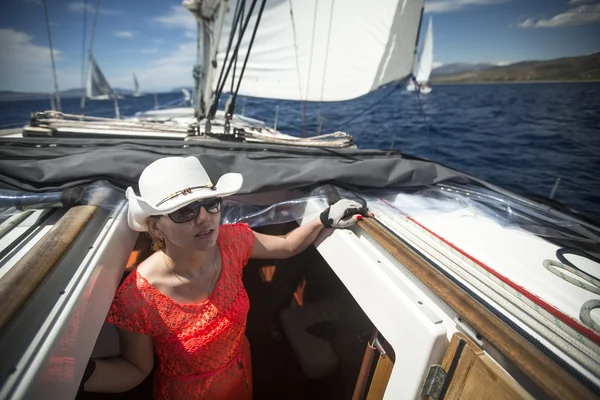 Sailor deltar i segling regatta — Stockfoto