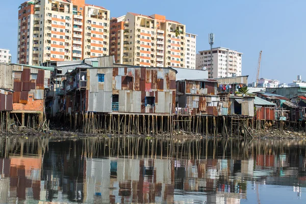 Slums near river. Saigon, Vietnam. — стокове фото