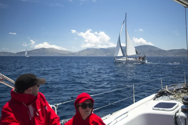 Seglare deltar i segling regatta — Stockfoto