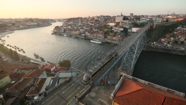 Ποταμός Douro και παλιά πόλη, Πορτογαλία. — Αρχείο Βίντεο