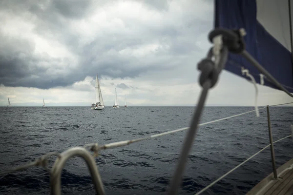 Sailboats participate in sailing regatta — Stock Photo, Image