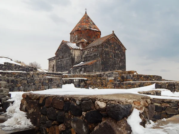 Sevanavank - アルメニアの湖ショア セバンに修道院 (9 世紀). — ストック写真