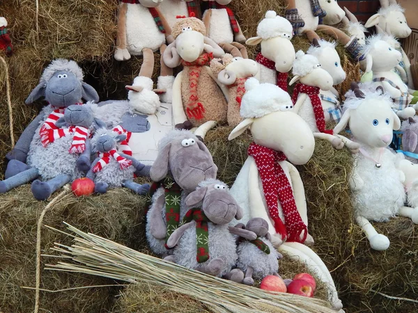 Christmas toys background.International Trade Fairs "GIFTS EXPO. AUTUMN 2014" - "CHRISTMAS & FESTIVE DECORATIONS", Moscow. September, 2014. — Stock Photo, Image