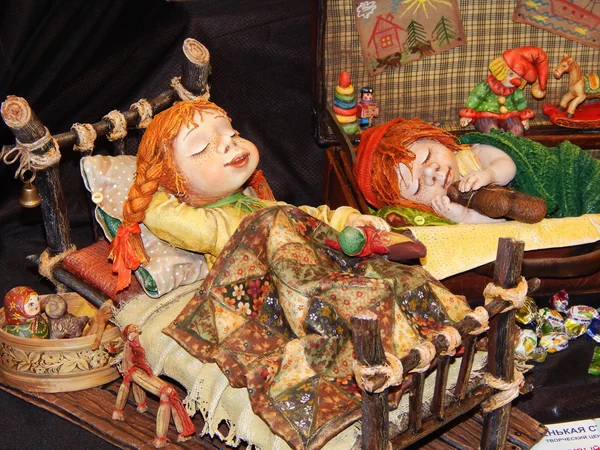 Crafts. Collectible author's dolls "Malen'kaya Strana" ("Little Land"). The 10th International Dolls Salon, Moscow. October, 2014. — Stock Photo, Image