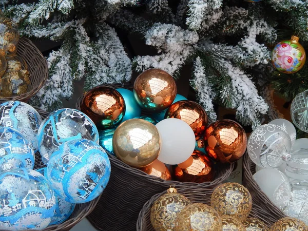 Weihnachten Spielzeug Hintergrund. Geschenke-Expo auf internationalen Messen. Herbst 2014 "-" Weihnachten & festliche Dekoration ", Moskau. September 2014. — Stockfoto