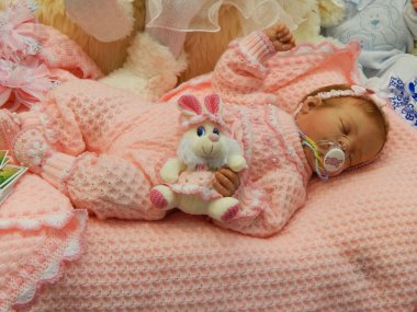 El sanatları. 5 Moskova Uluslararası Fuarı tahsil bebek 
