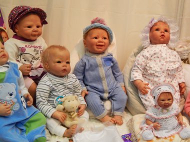 El sanatları. 5 Moskova Uluslararası Fuarı tahsil bebek 