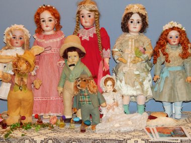 Antik Bebekler. El sanatları. 5 Moskova Uluslararası Fuarı tahsil bebek 