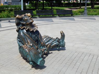 Tsvetnoy Bulvarı Moskova sirkte önünde bir palyaço bir rakam. Haziran, 2015