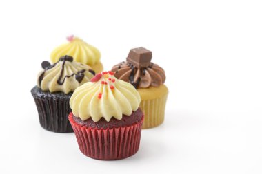 Beyaz arkaplanda kek